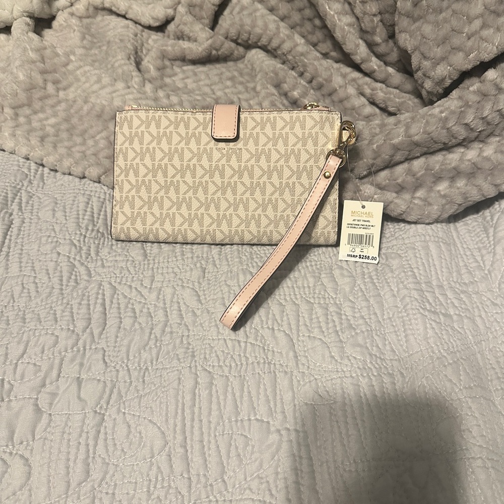 Michael kors wallet NWT